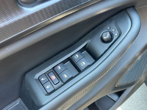 Used 2025 Jeep Grand Cherokee L Laredo w/ Luxury Tech Group I RWD image 12