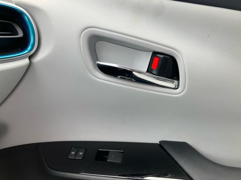 Used 2019 Toyota Prius XLE FWD image 33