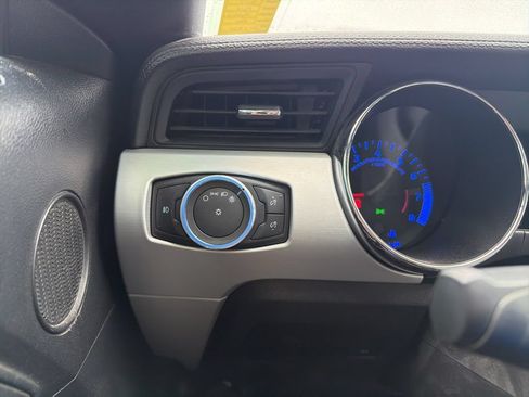 Used 2017 Ford Mustang Premium RWD image 16