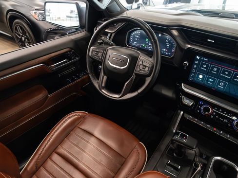 Used 2023 GMC Sierra 1500 Denali Ultimate AWD/4WD image 9
