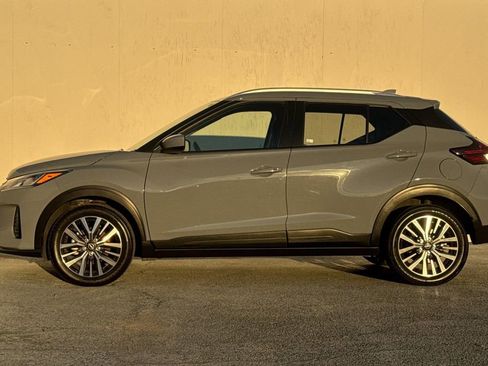 Used 2024 Nissan Kicks SV image 6