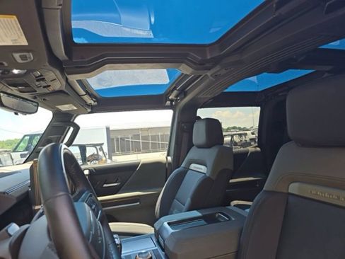 Used 2025 GMC Hummer EV 3X AWD/4WD image 8