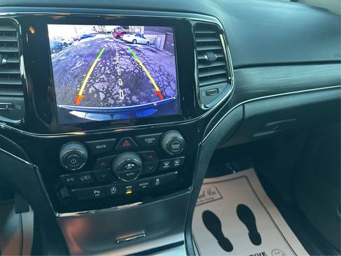 Used 2019 Jeep Grand Cherokee Limited image 33