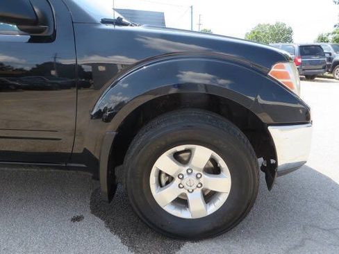 Used 2010 Nissan Frontier SE w/ SE Value Truck Pkg AWD/4WD image 35