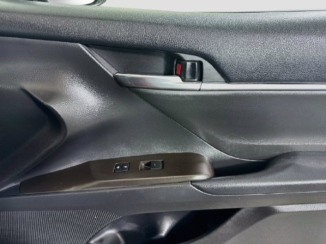 Used 2021 Toyota Camry LE FWD image 29