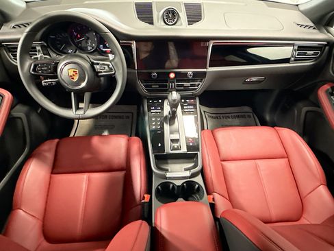 Certified 2026 Porsche Macan AWD/4WD image 14