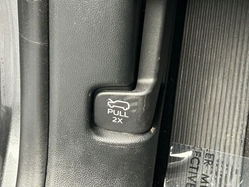 Used 2020 Ford Explorer XLT w/ Equipment Group 202A image 35