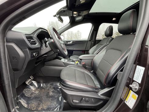 Used 2023 Ford Escape ST-Line w/ Tech Pack #1 AWD/4WD image 10