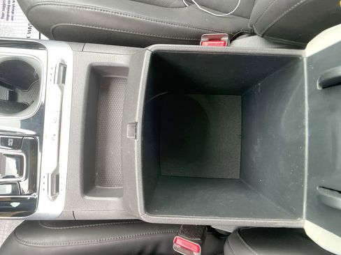 Used 2022 Kia Carnival SX image 22