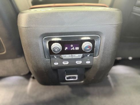 Used 2023 GMC Yukon Denali Ultimate image 36