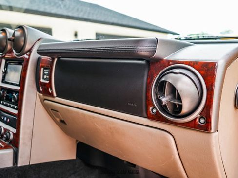 Used 2003 HUMMER H2 w/ Preferred Equipment Group image 64