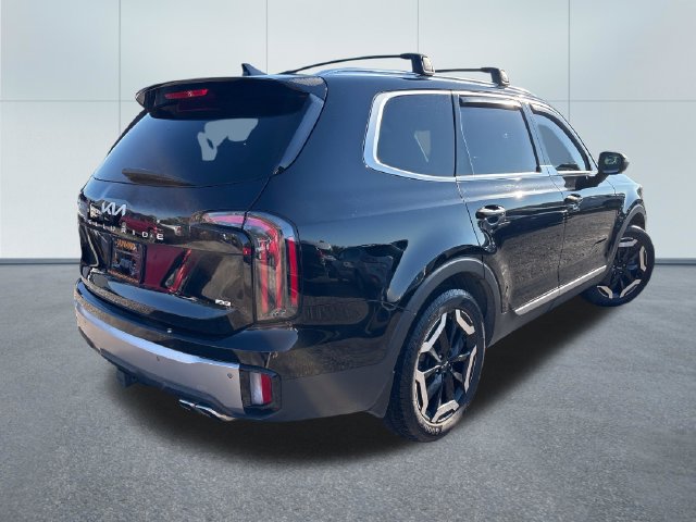 Used 2024 Kia Telluride EX w/ EX Captain's Chair Package AWD/4WD image 4