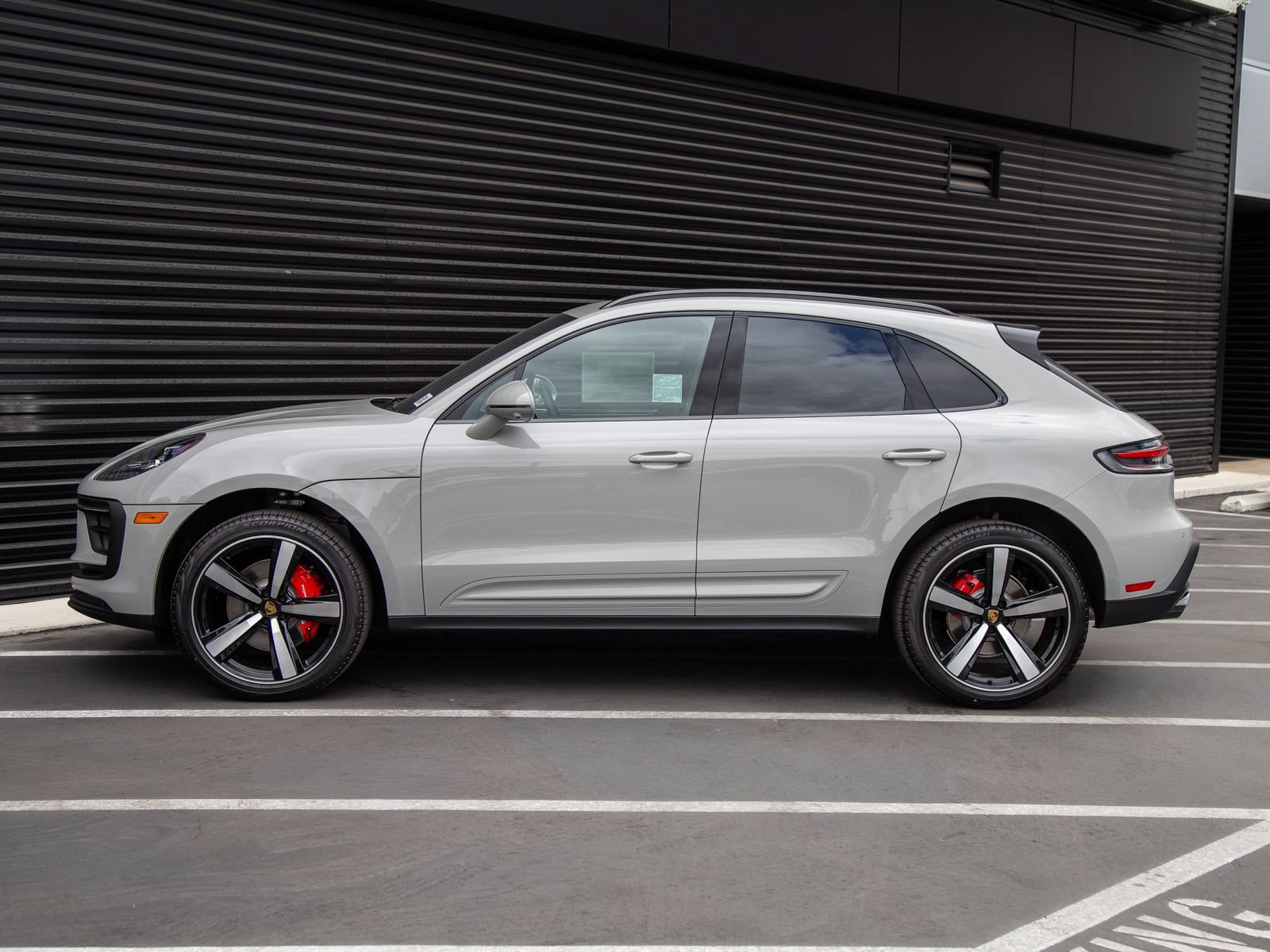 Used 2026 Porsche Macan S AWD/4WD image 2