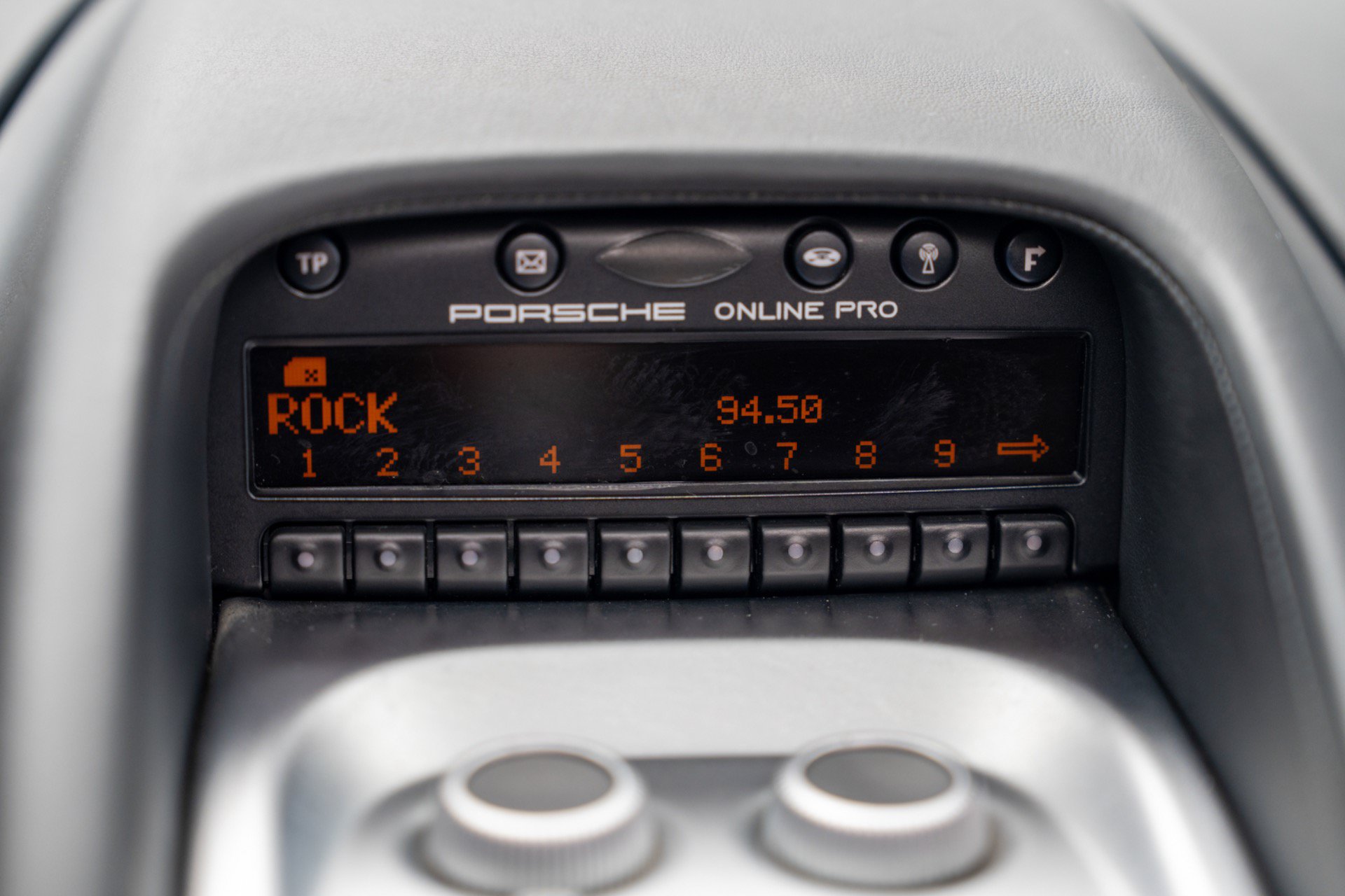 Used 2004 Porsche Carrera GT RWD image 30