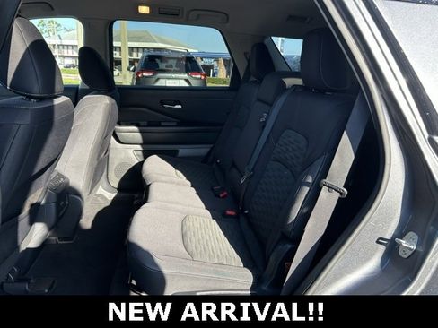Used 2022 Nissan Pathfinder S image 15