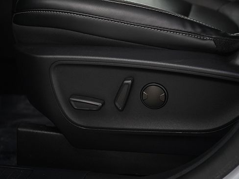 Used 2025 Ford Escape Platinum image 26