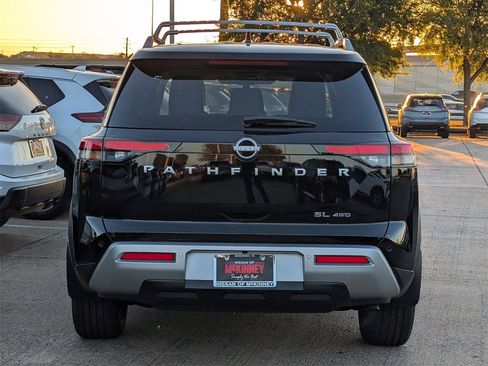 New 2025 Nissan Pathfinder SL image 5
