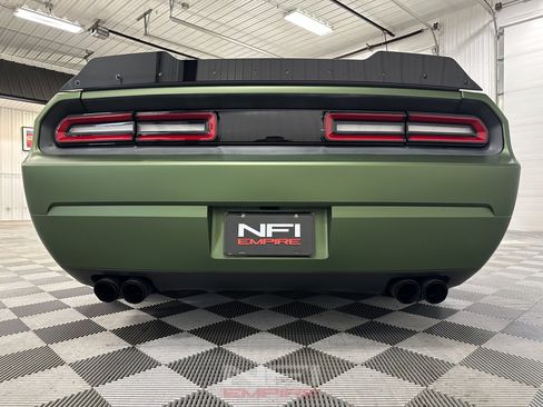 Used 2009 Dodge Challenger SRT8 w/ SRT Option Group II RWD image 20