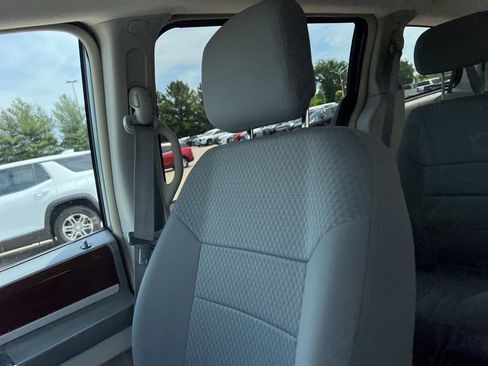 Used 2010 Chrysler Town & Country Touring FWD image 50