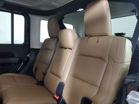 Used 2020 Jeep Wrangler Unlimited Rubicon w/ Safety Group AWD/4WD image 10