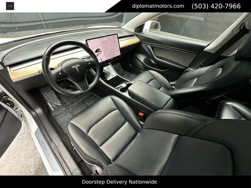 Used 2018 Tesla Model 3 Long Range image 16