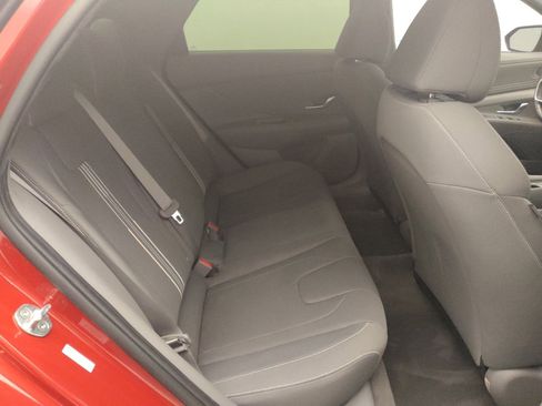 Used 2021 Hyundai Elantra SEL w/ Convenience Package image 19