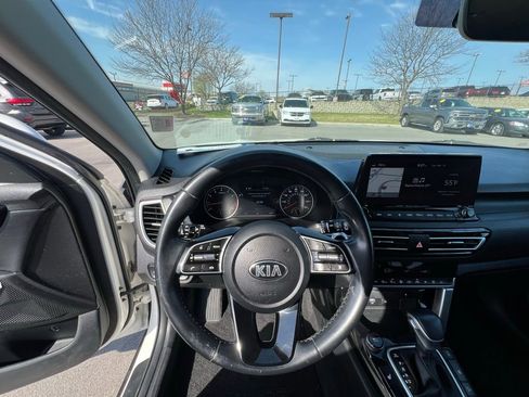 Used 2021 Kia Seltos SX w/ SX Sunroof Package image 42