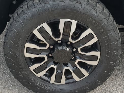 Used 2024 GMC Sierra 2500 Denali Ultimate image 11