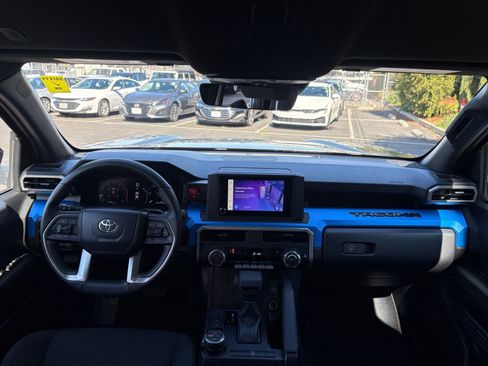 Used 2025 Toyota Tacoma TRD Off-Road image 32