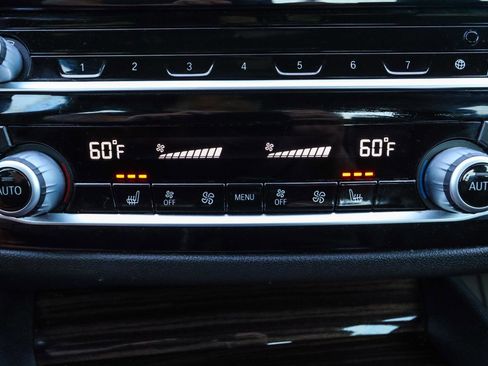 Used 2021 BMW 530i xDrive w/ Premium Package AWD/4WD image 12