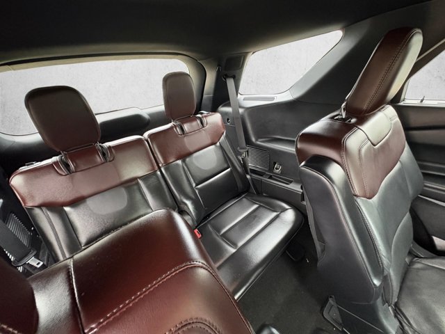Used 2020 Ford Explorer Platinum w/ Premium Technology Package AWD/4WD image 21