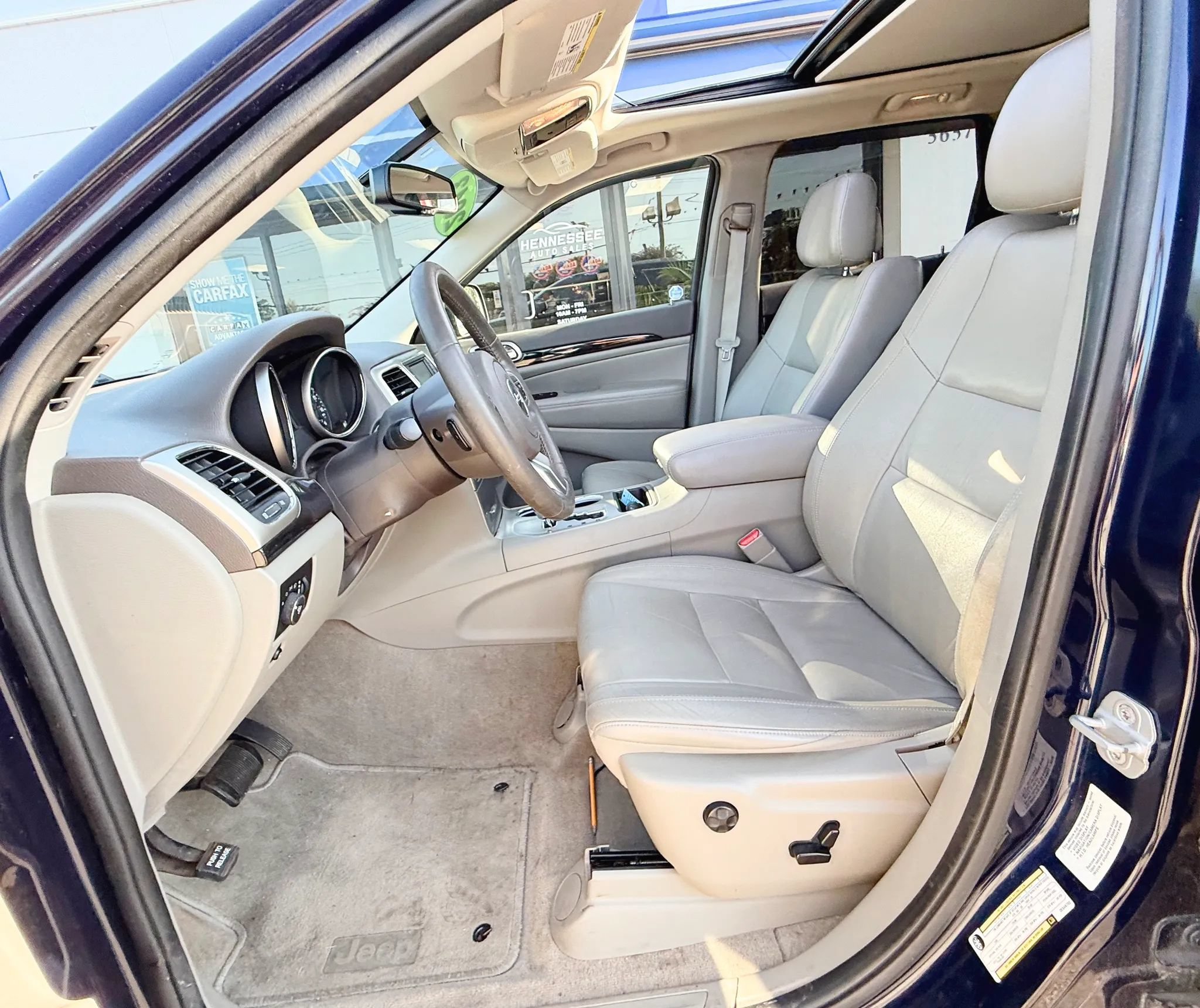 Used 2013 Jeep Grand Cherokee Laredo RWD image 31