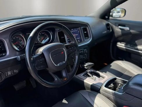 Used 2022 Dodge Charger SXT w/ Plus Group RWD image 9