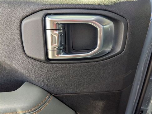 New 2025 Jeep Gladiator Mojave image 27