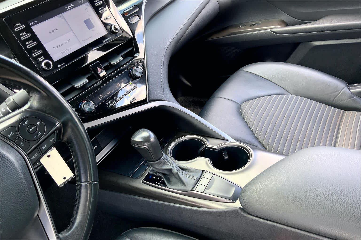Used 2024 Toyota Camry SE FWD image 15