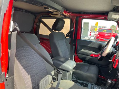 Used 2012 Jeep Wrangler Sahara w/ Connectivity Group image 21