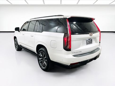 Used 2022 Cadillac Escalade ESV Sport w/ Touring Package RWD image 6