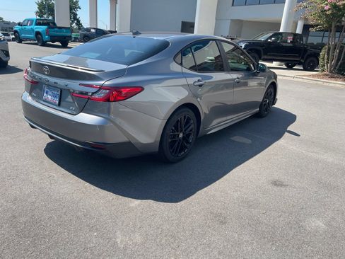 Used 2026 Toyota Camry SE FWD image 15