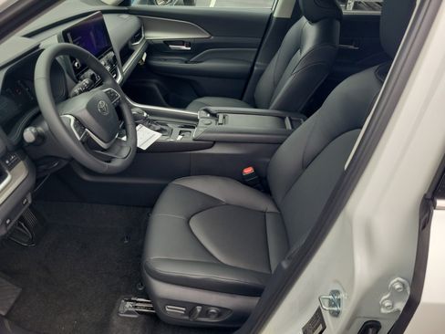 New 2026 Toyota Grand Highlander XLE image 22