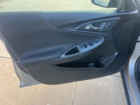 Used 2023 Chevrolet Malibu LT image 11