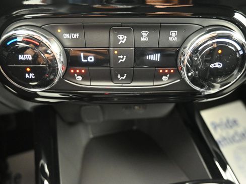 Used 2026 Chevrolet Trax LT w/ Midnight Edition FWD image 16