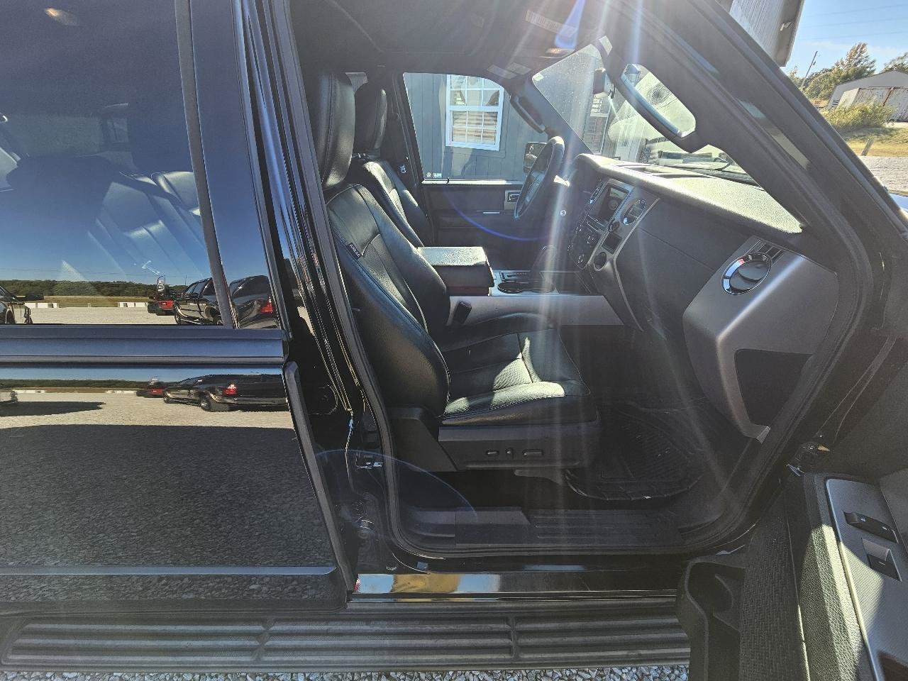 Used 2017 Ford Expedition EL XLT w/ Equipment Group 202A AWD/4WD image 39