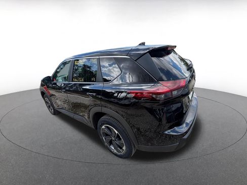 Used 2025 Nissan Rogue SV image 7