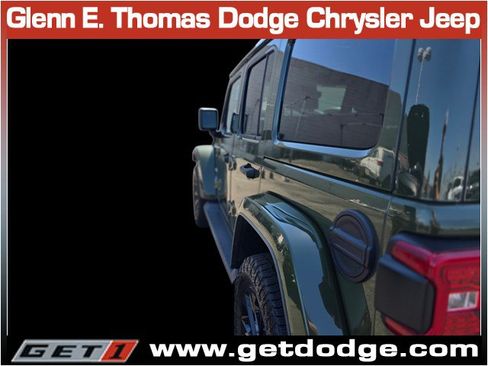 Used 2022 Jeep Wrangler Unlimited Sahara w/ Cold Weather Group AWD/4WD image 12