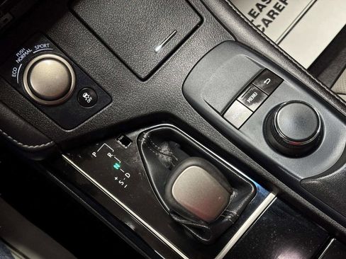 Used 2016 Lexus ES 350 w/ Premium Package w/Wood Trim FWD image 36