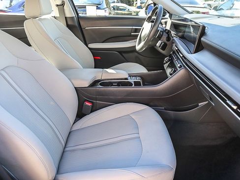 Certified 2024 Hyundai Sonata SEL w/ Convenience Package image 16