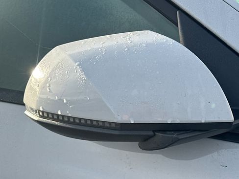 Used 2024 Hyundai Ioniq 5 SE image 12