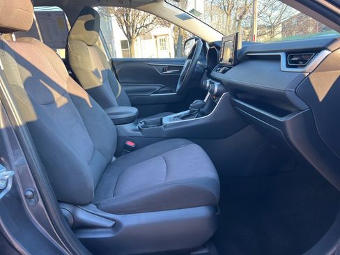 Used 2019 Toyota RAV4 XLE image 26