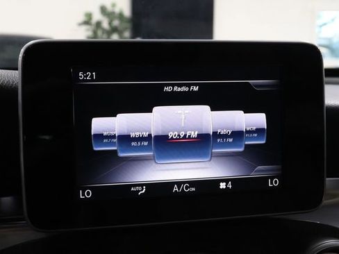 Used 2019 Mercedes-Benz GLC 300 4MATIC image 34