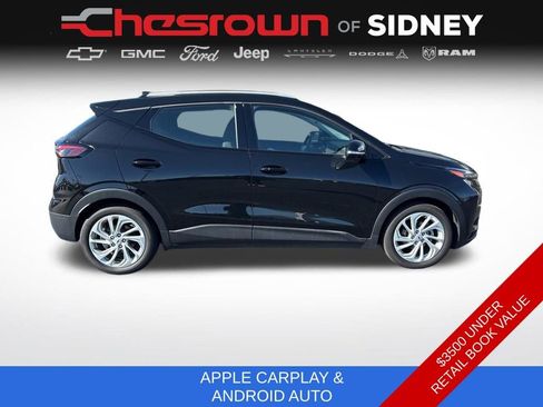 Used 2022 Chevrolet Bolt EUV LT w/ Comfort Package image 5